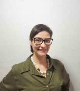 Vanessa Mazzarelli Fonoaudióloga Especialista em Disfagia e Motricidade Orofacial - Cetin Especializada em Gerontologia Formação em Fotobiomodulação e Eletroestimulação Aprimoramento em Linguagem - Recup