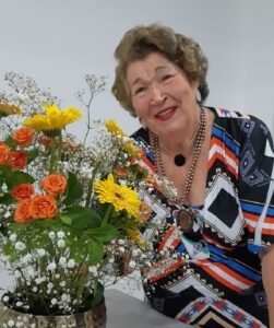 L.B, 76 anos - Estava caindo muito na rua e fiquei muito desanimada porque comecei a ter medo de sair de casa. Comecei a fazer exercícios e de uma forma bem diferente das coisas que já havia feito. Hoje estou mais segura e feliz. Agradeço muito a todos vocês.
